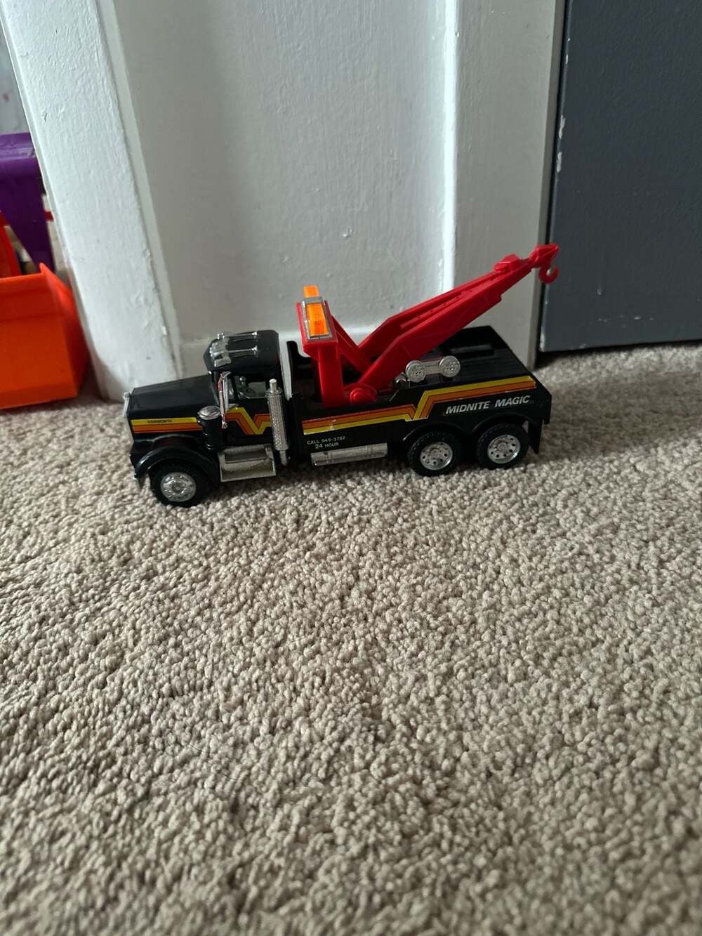 Vintage Midnite Magic Kenworth Tow Truck Wrecker Battery Operated